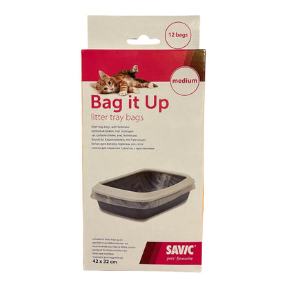 Savic Bag it Up litter tray bags in a medium size, shown in its original retail packaging against a solid white background.